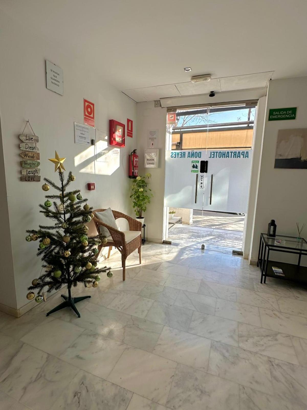 Apartahotel Dona Reyes Chipiona Exterior foto